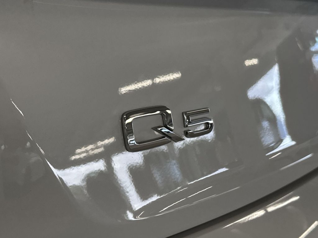 Thumbnail: 2025 Audi Q5 - 22