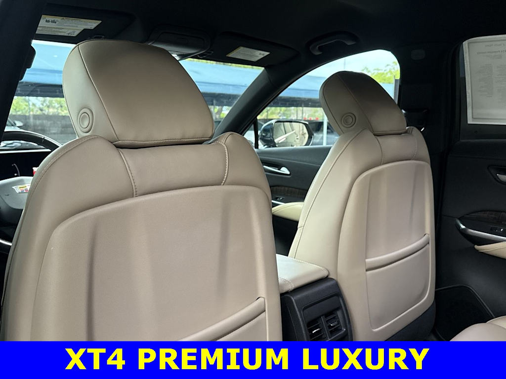 Thumbnail: 2024 Cadillac XT4 - 12