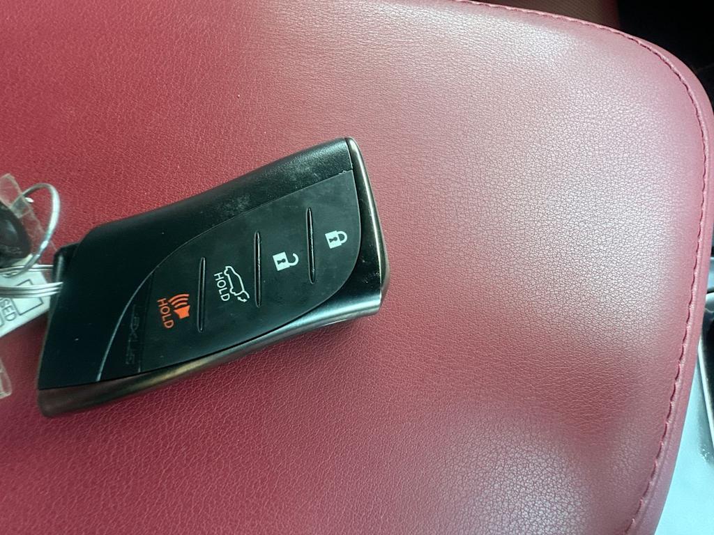 Thumbnail: 2024 Lexus ES - 18
