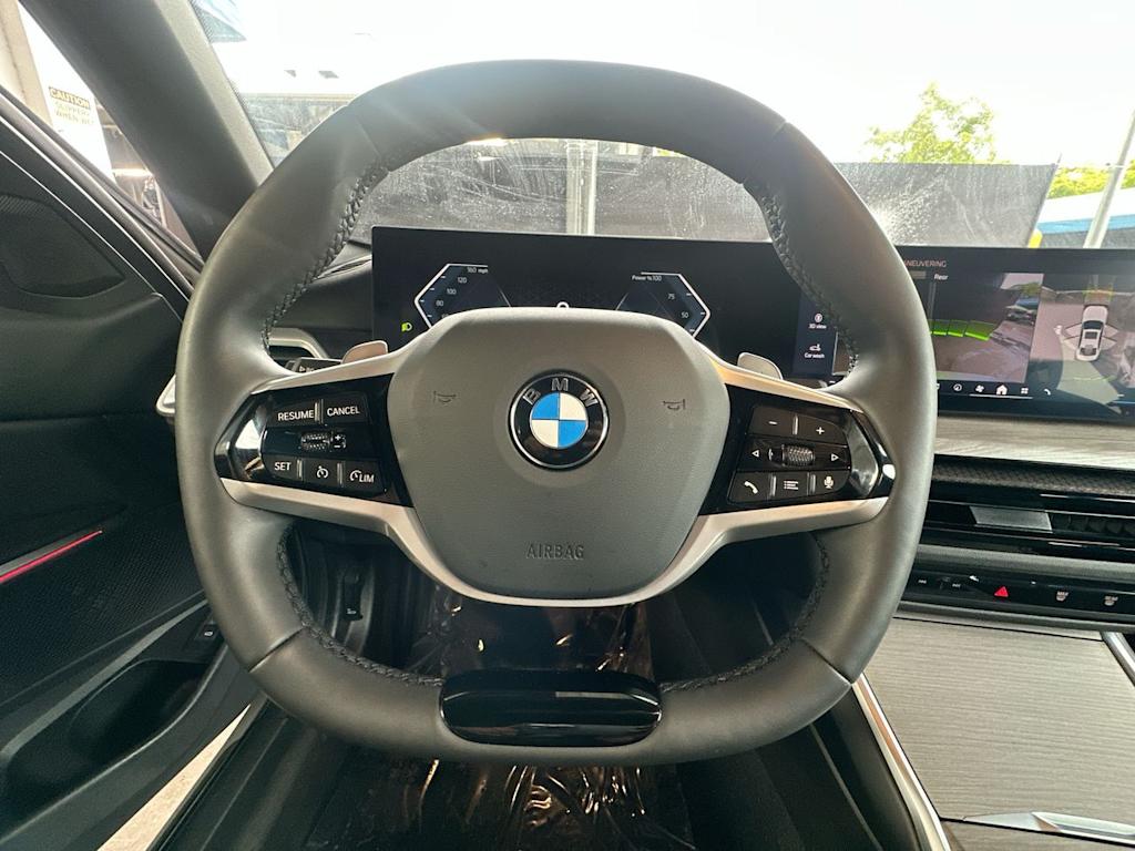 Thumbnail: 2025 BMW 3 Series - 10