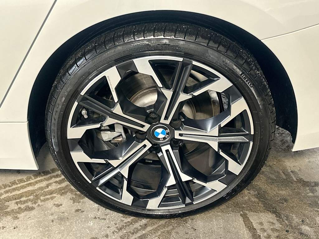 Thumbnail: 2025 BMW 3 Series - 8