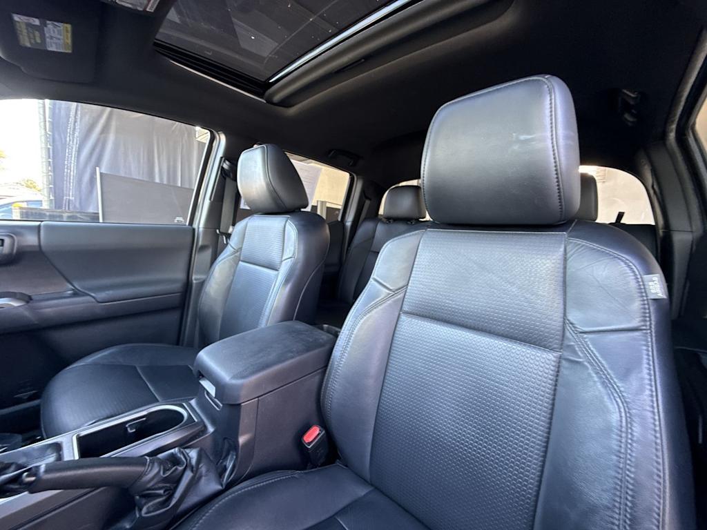 Thumbnail: 2023 Toyota Tacoma - 10