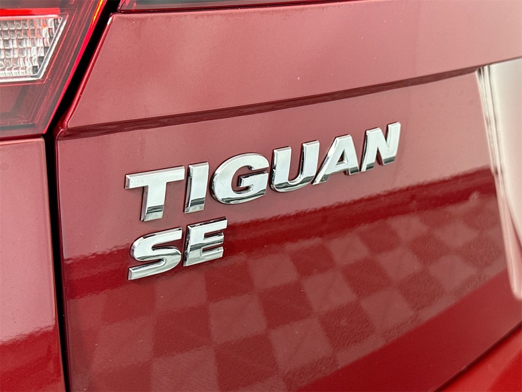 2021 Volkswagen Tiguan SE 7