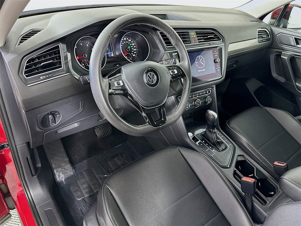 2021 Volkswagen Tiguan SE 2