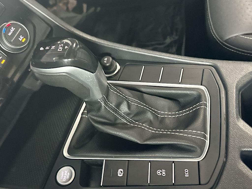 Thumbnail: 2022 Volkswagen Jetta - 16