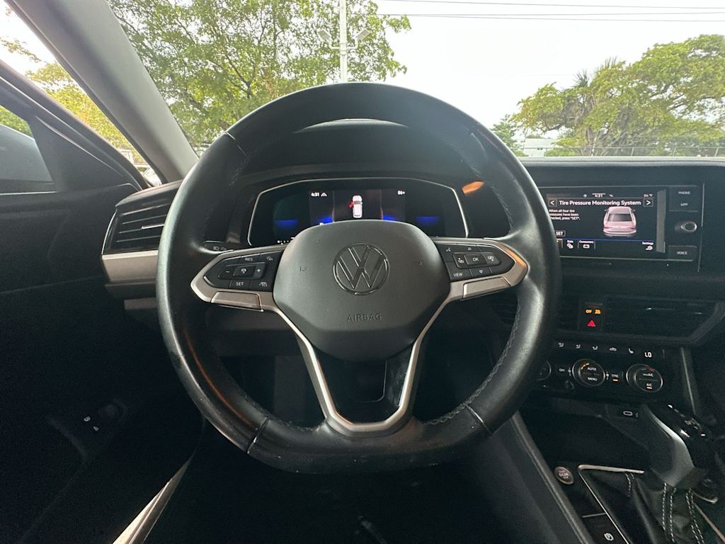 Thumbnail: 2022 Volkswagen Jetta - 10