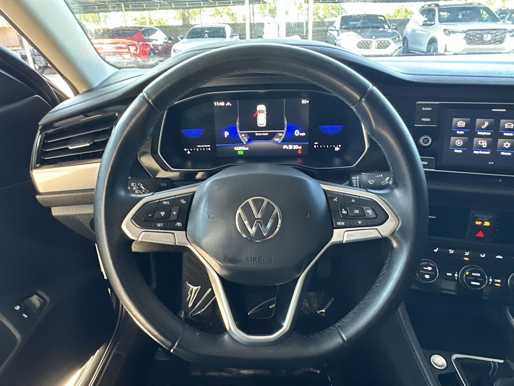 Thumbnail: 2022 Volkswagen Jetta - 10