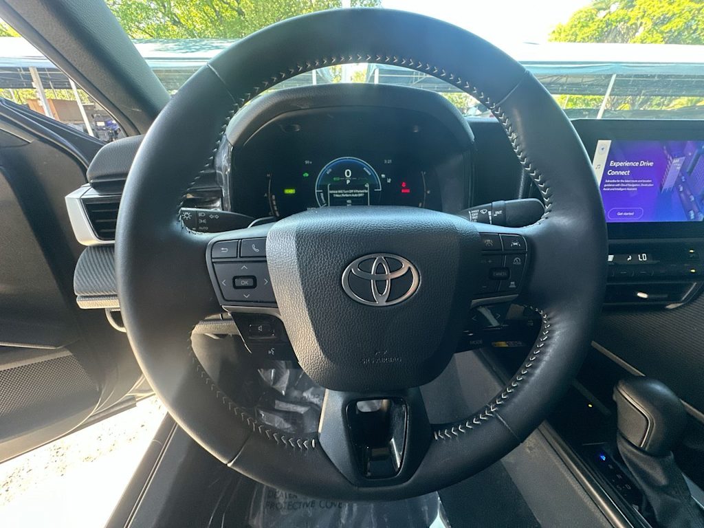Thumbnail: 2025 Toyota Camry - 9