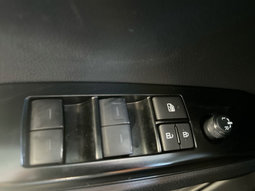 Thumbnail: 2025 Toyota Camry - 25
