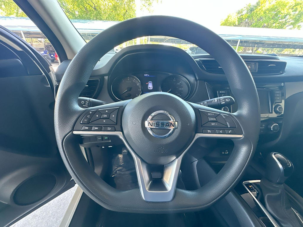 Thumbnail: 2020 Nissan Rogue Sport - 10