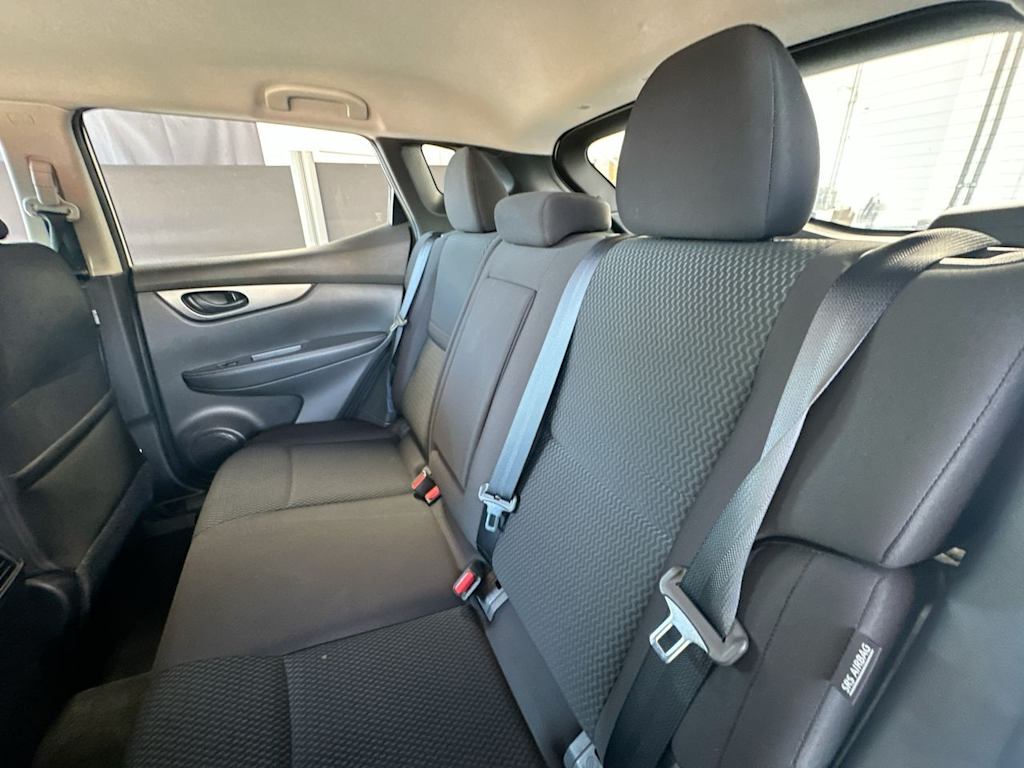 Thumbnail: 2020 Nissan Rogue Sport - 13