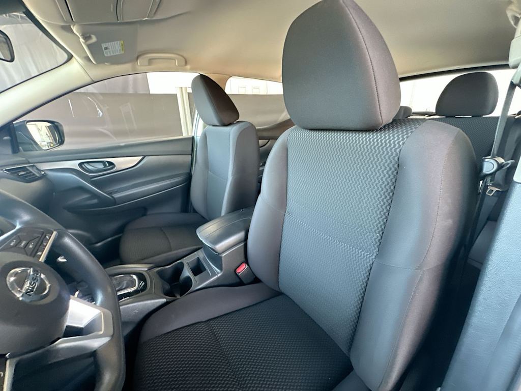 Thumbnail: 2020 Nissan Rogue Sport - 11