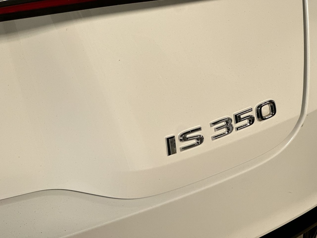 Thumbnail: 2024 Lexus ES - 7