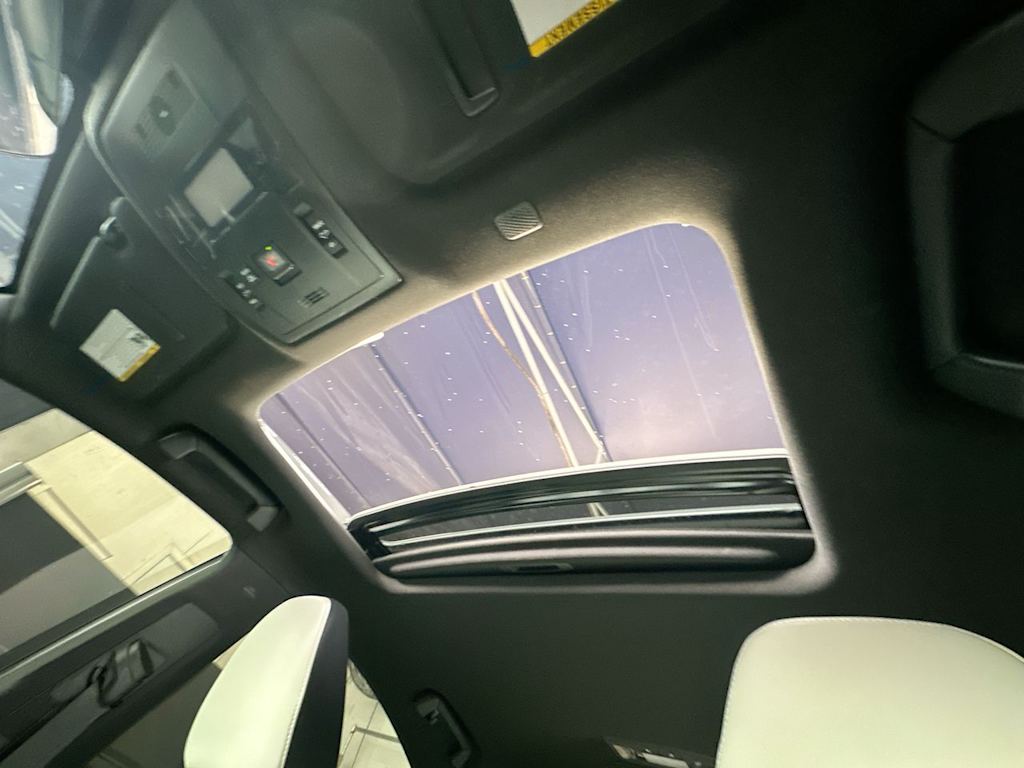 Thumbnail: 2025 Lexus ES - 24