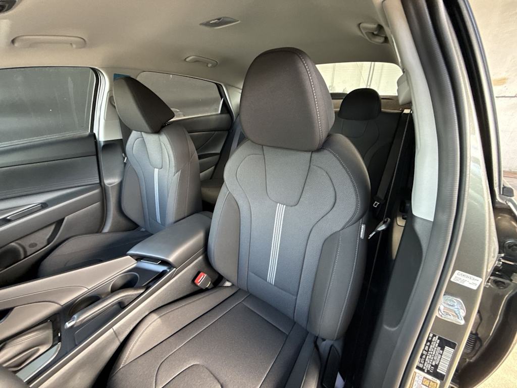 Thumbnail: 2025 Hyundai Elantra - 10