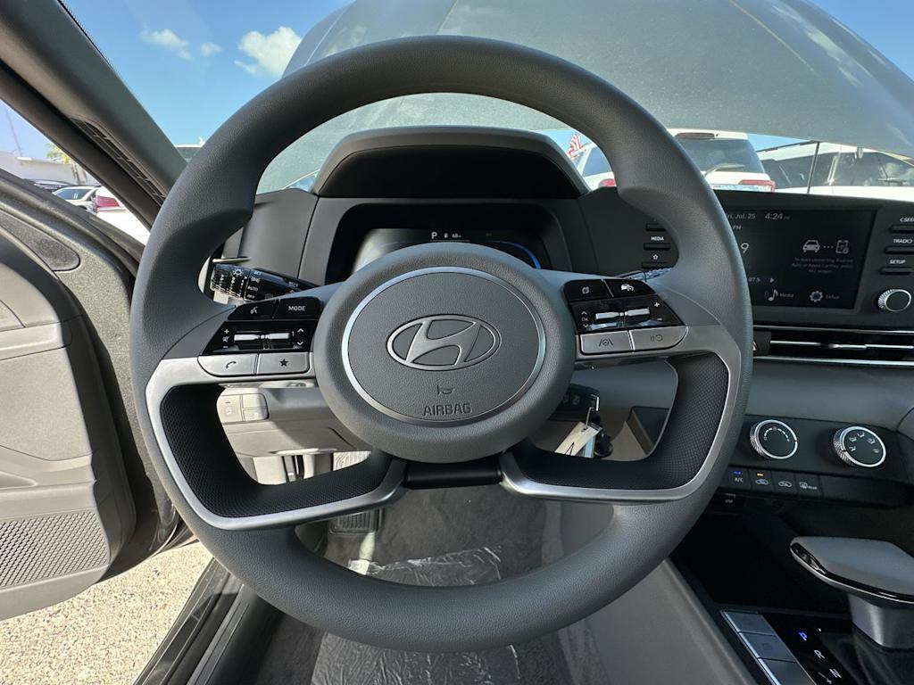 Thumbnail: 2025 Hyundai Elantra - 9