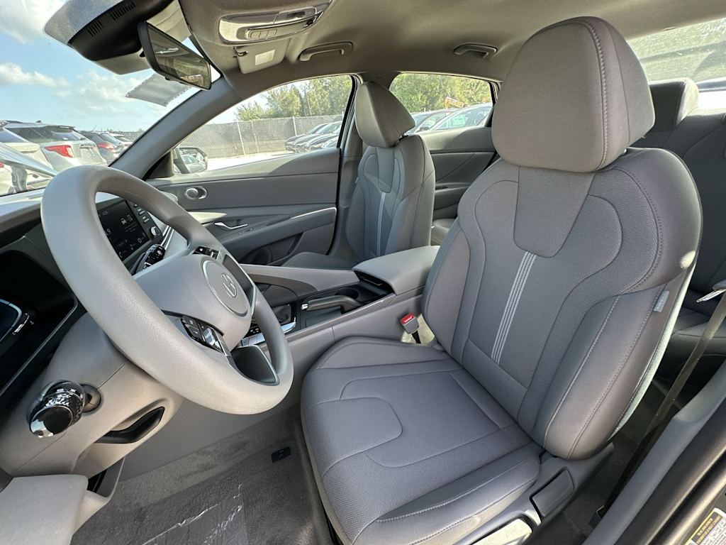 Thumbnail: 2025 Hyundai Elantra - 10