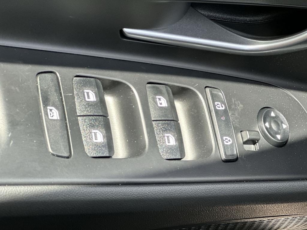 Thumbnail: 2025 Hyundai Elantra - 23