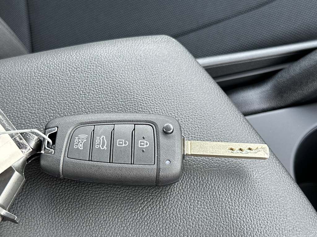 Thumbnail: 2025 Hyundai Elantra - 16