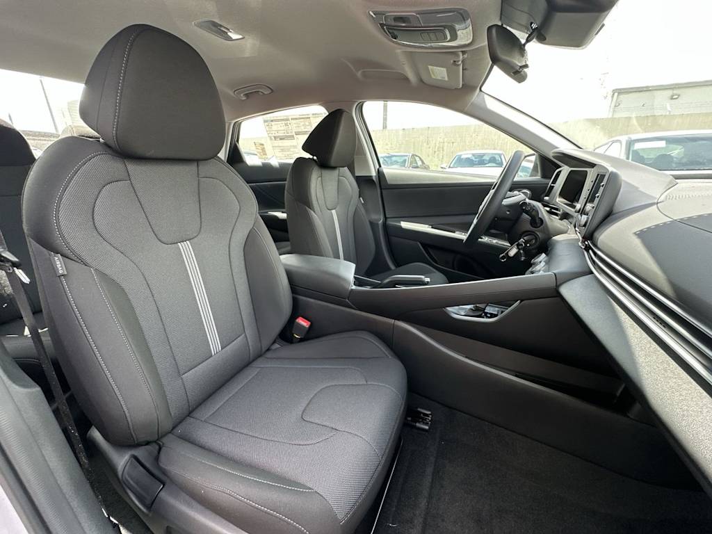 Thumbnail: 2025 Hyundai Elantra - 11