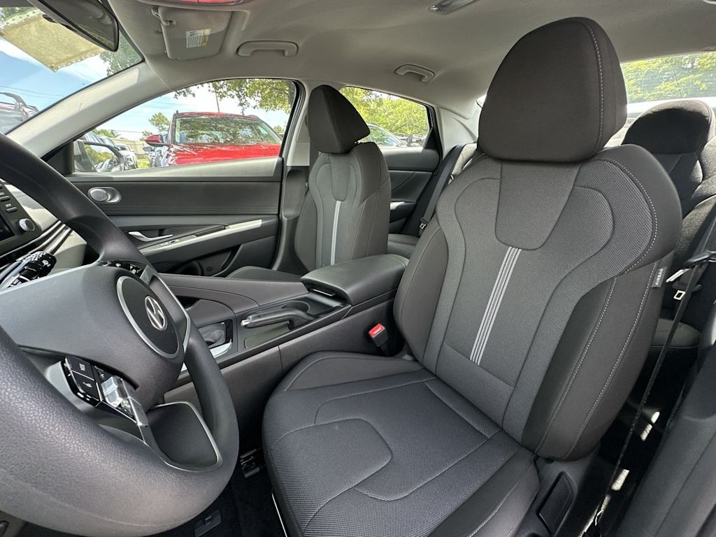 Thumbnail: 2025 Hyundai Elantra - 10