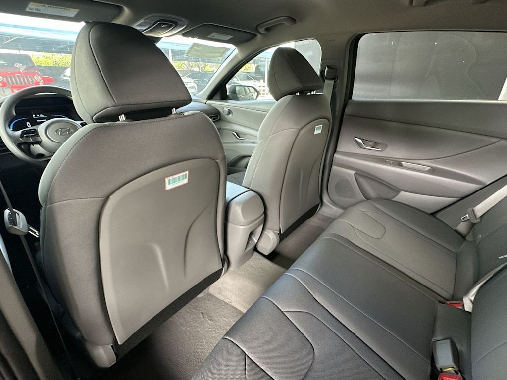 2025 Hyundai Elantra SE - Photo 26