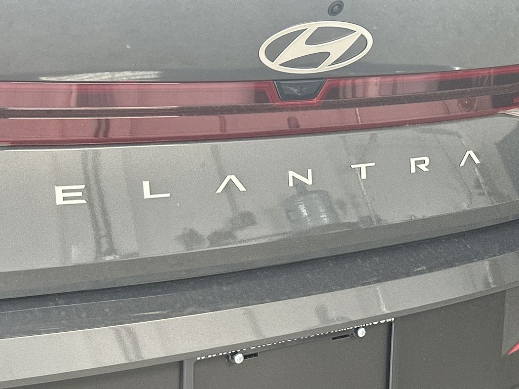 2025 Hyundai Elantra SE - Photo 22