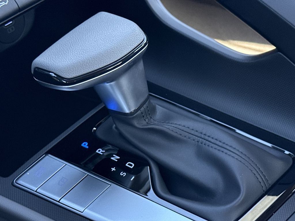 Thumbnail: 2025 Hyundai Elantra - 16