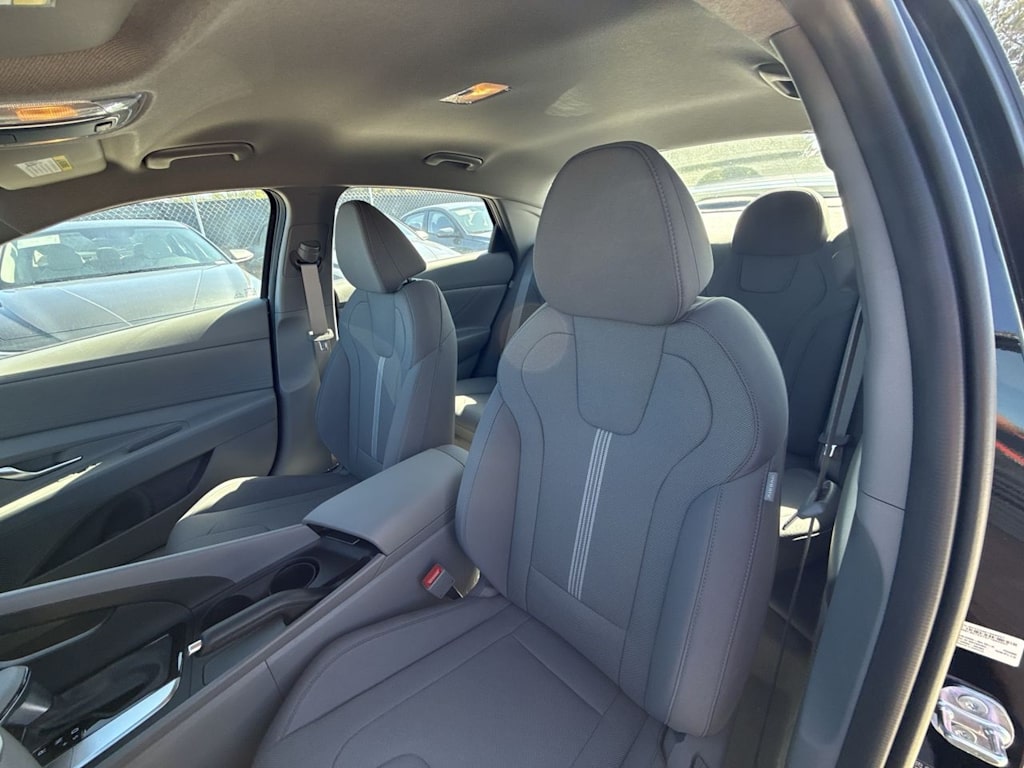 Thumbnail: 2025 Hyundai Elantra - 11