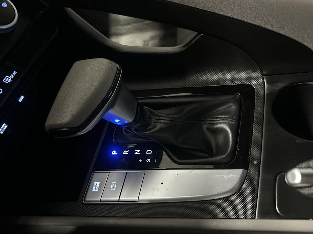 Thumbnail: 2025 Hyundai Elantra - 15