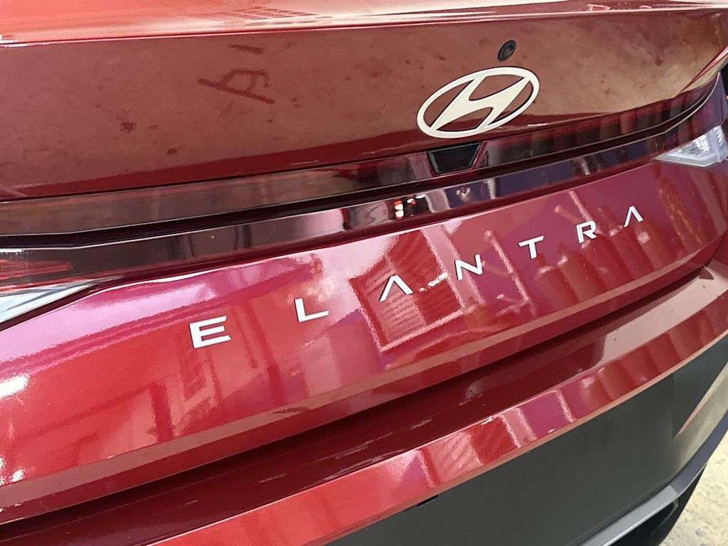 Thumbnail: 2025 Hyundai Elantra - 24