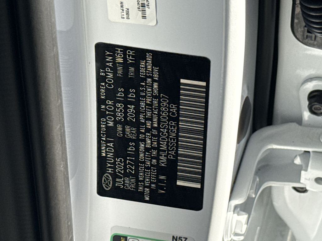Thumbnail: 2025 Hyundai Elantra - 18