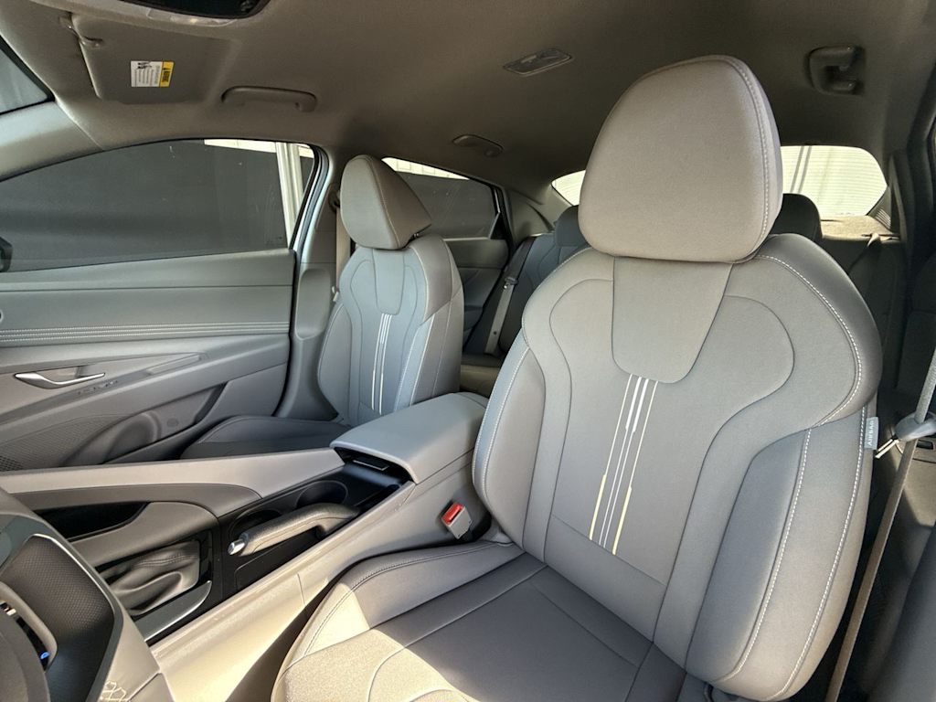 Thumbnail: 2025 Hyundai Elantra - 12
