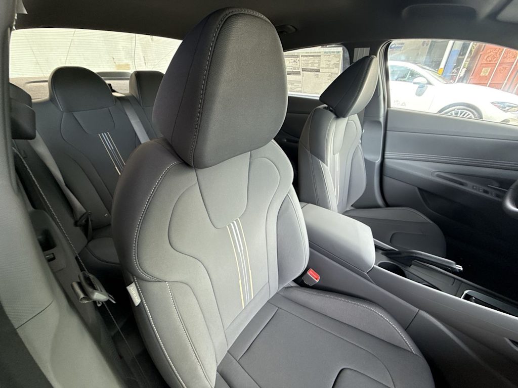 Thumbnail: 2026 Hyundai Elantra - 10