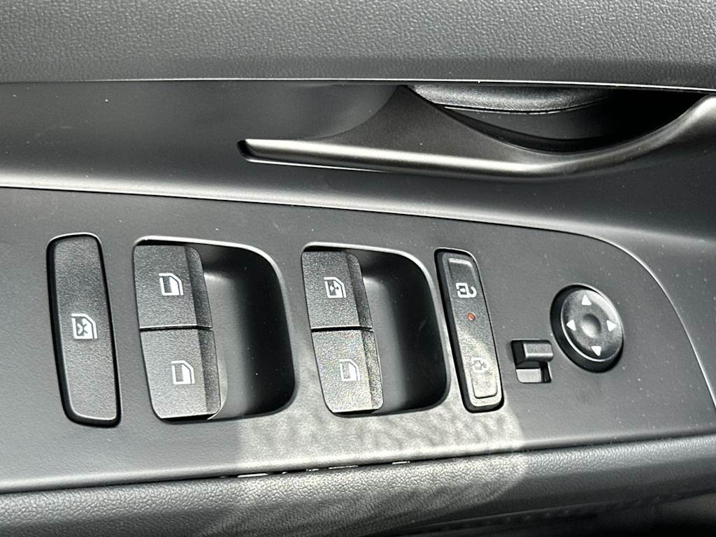 Thumbnail: 2025 Hyundai Elantra - 24