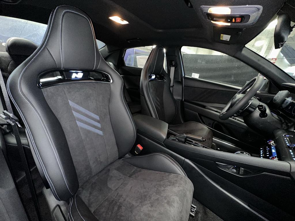 Thumbnail: 2025 Hyundai Elantra - 10