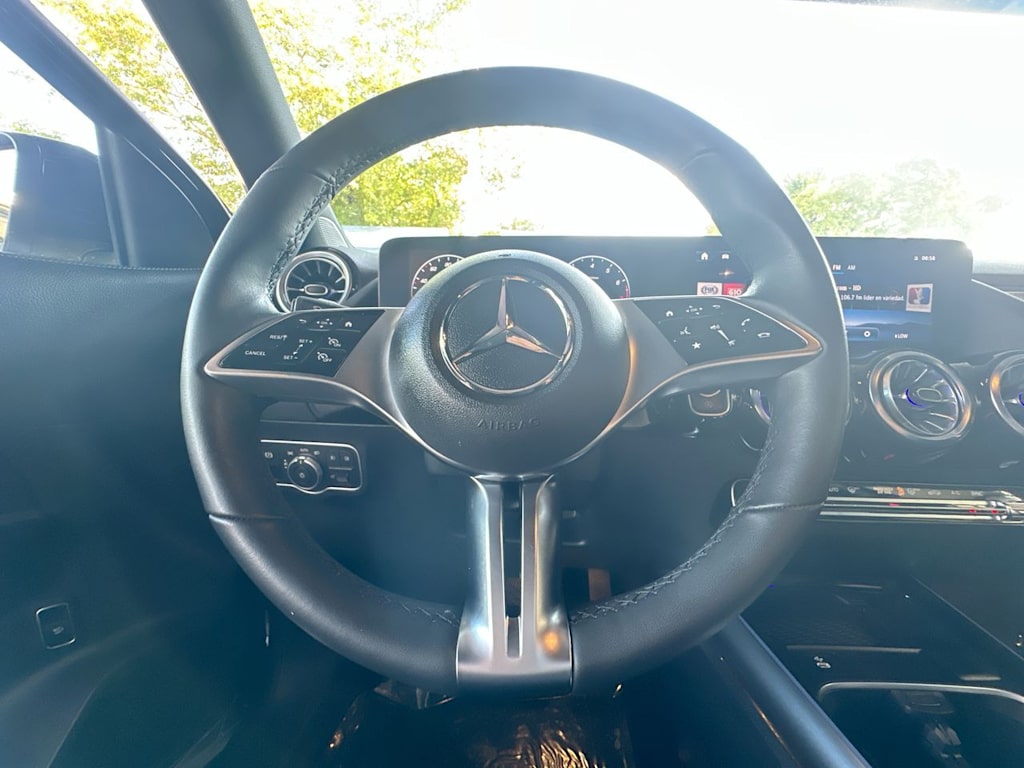 Thumbnail: 2025 Mercedes-Benz GLA - 10