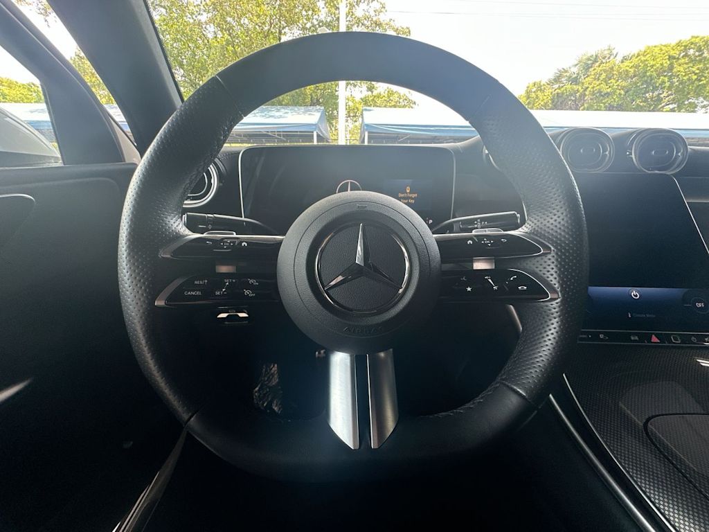 Thumbnail: 2025 Mercedes-Benz GLC - 9