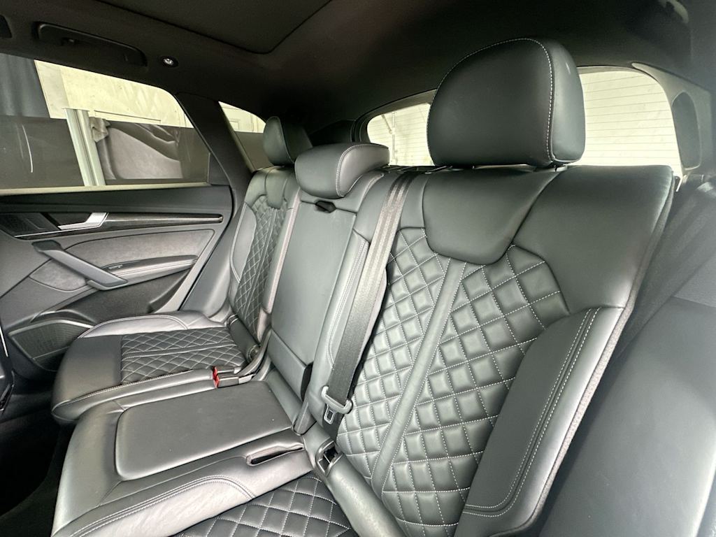 Thumbnail: 2023 Audi SQ5 - 13