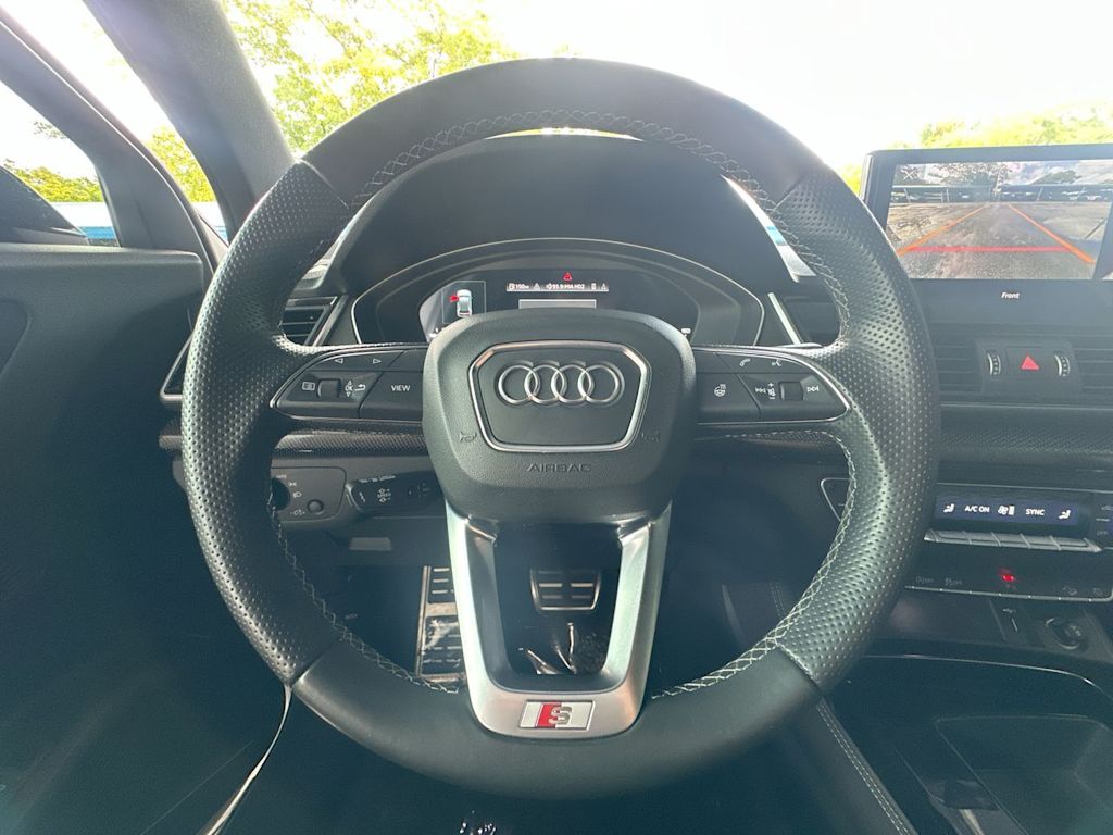 Thumbnail: 2023 Audi SQ5 - 10
