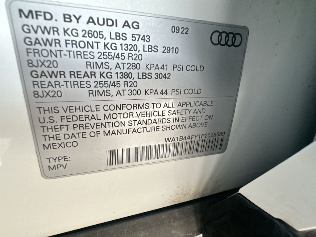 Thumbnail: 2023 Audi SQ5 - 20