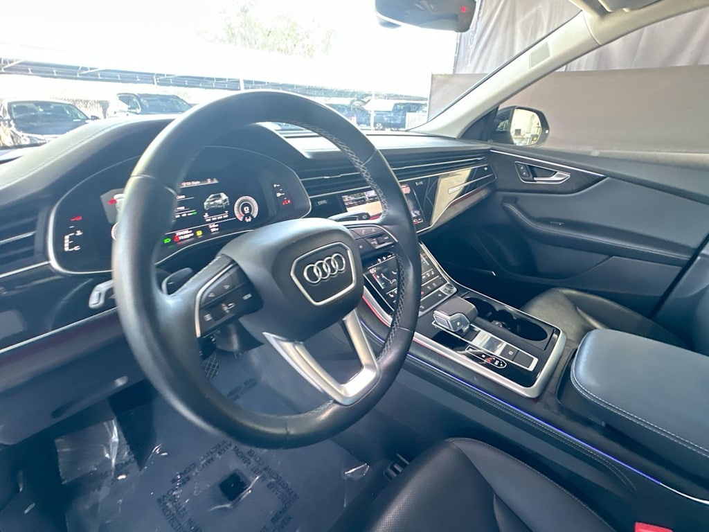 Thumbnail: 2023 Audi Q8 - 2