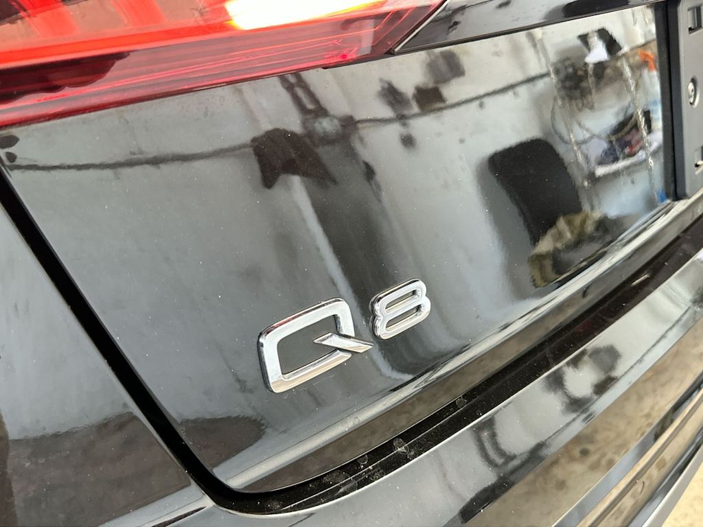 Thumbnail: 2023 Audi Q8 - 6