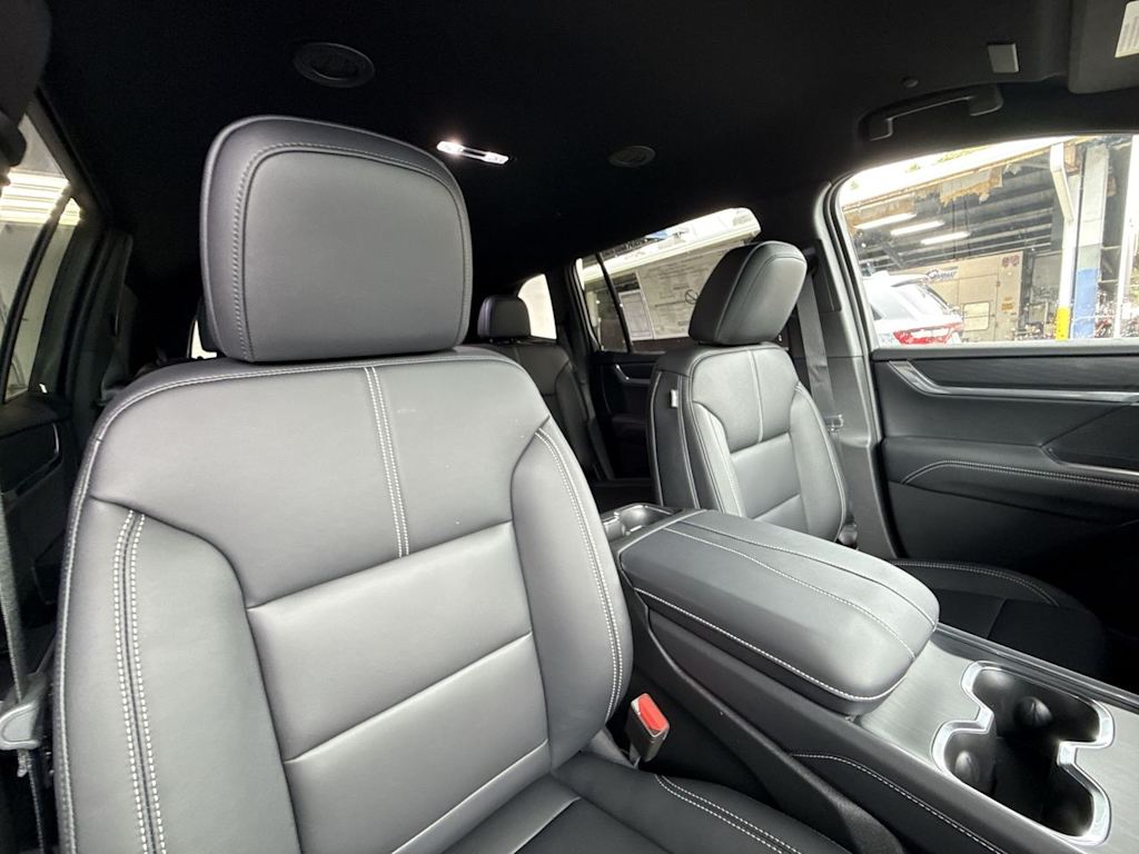 Thumbnail: 2026 GMC Acadia - 27