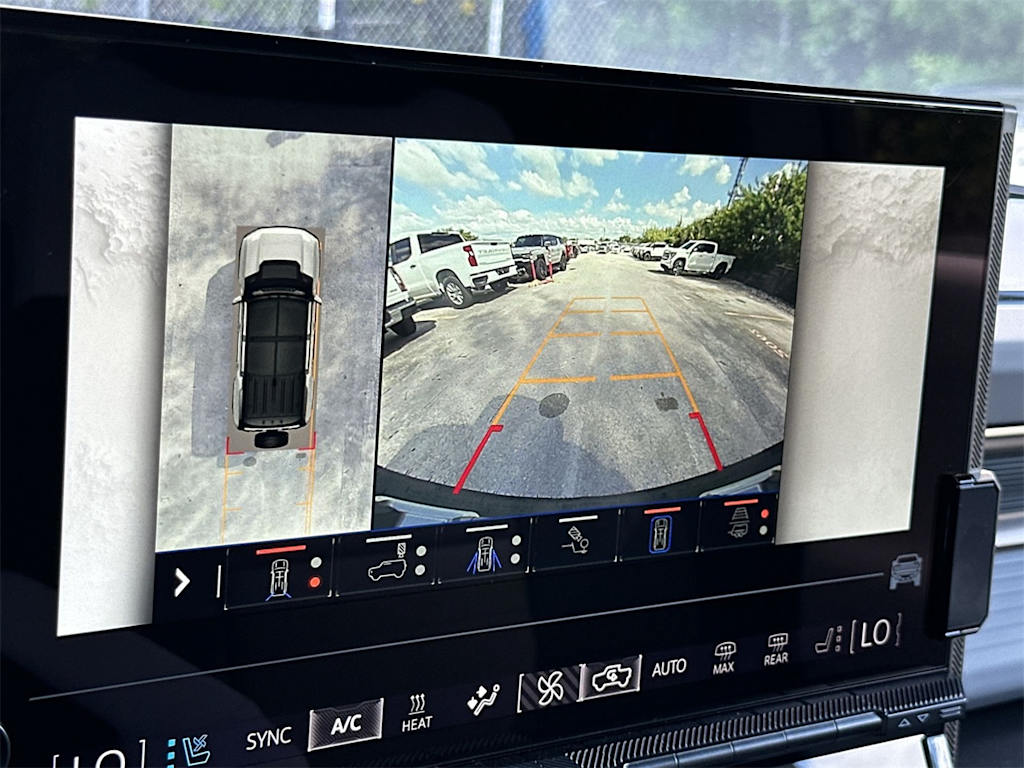 Thumbnail: 2025 GMC Hummer EV - 24