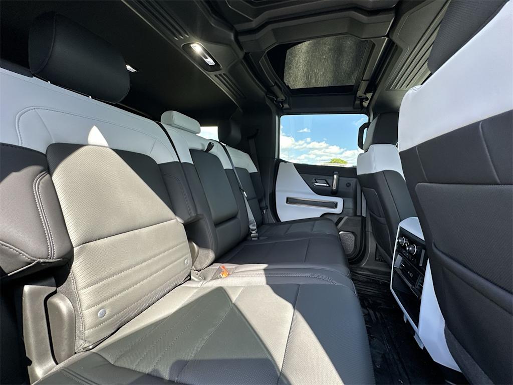 Thumbnail: 2025 GMC Hummer EV - 29