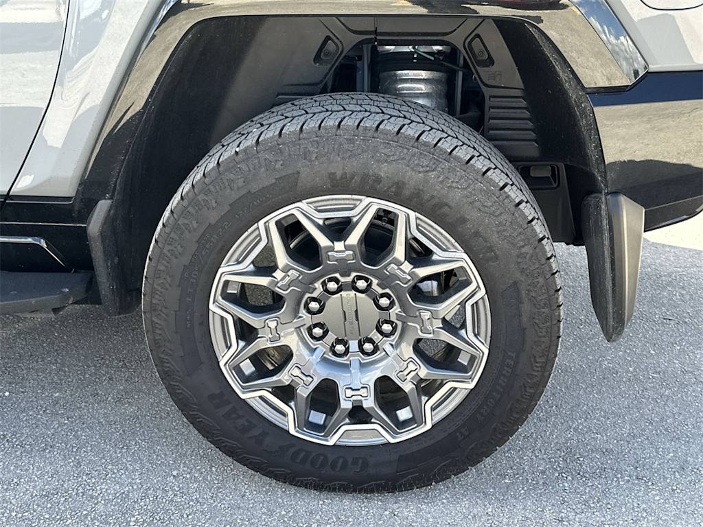 Thumbnail: 2025 GMC Hummer EV - 8