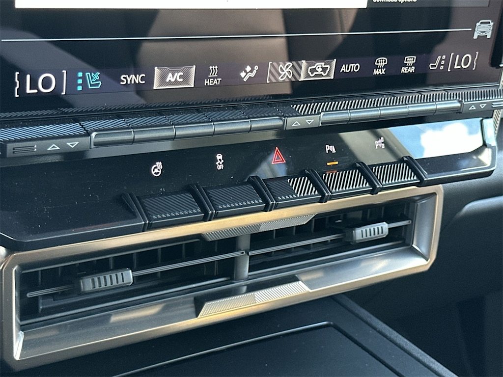 Thumbnail: 2025 GMC Hummer EV - 25