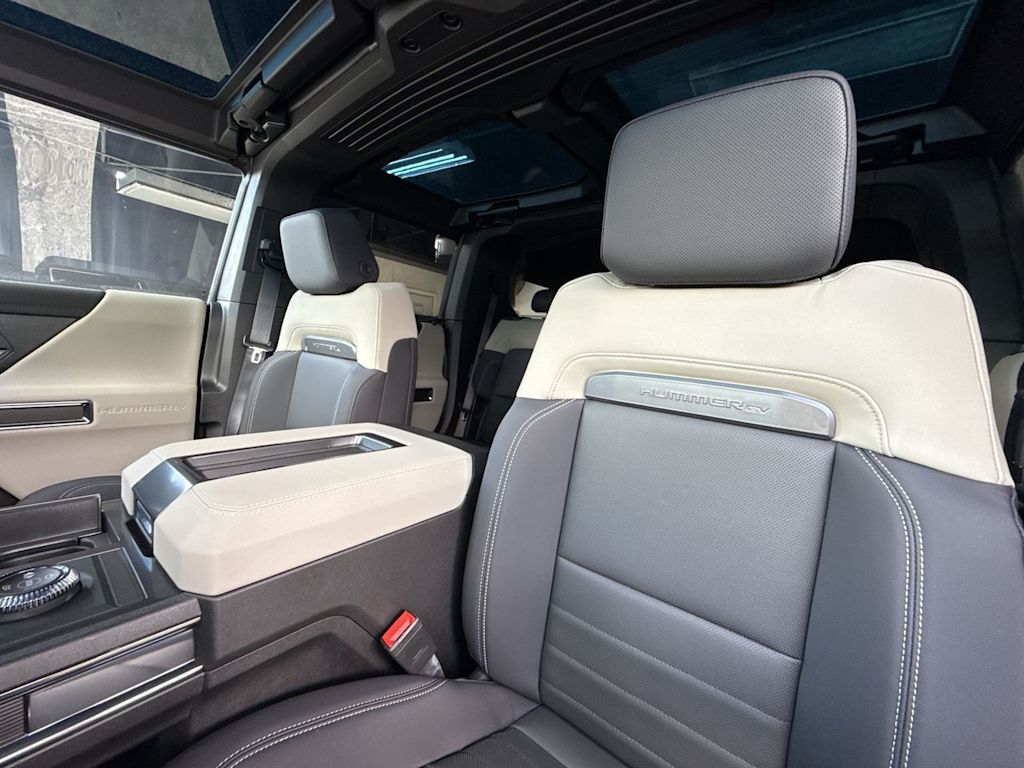 Thumbnail: 2026 GMC Hummer EV - 8