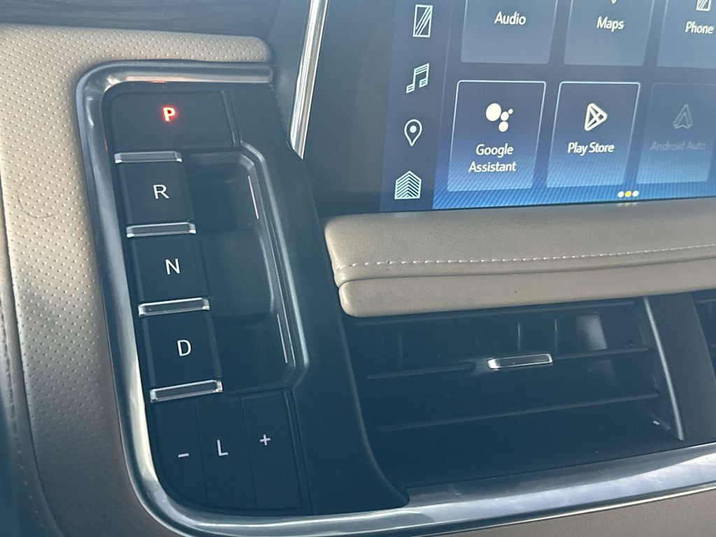 Thumbnail: 2024 Chevrolet Suburban - 25